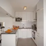N&l Villa *